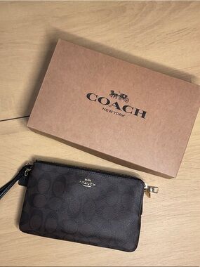 Coach Double Zip Wristlet